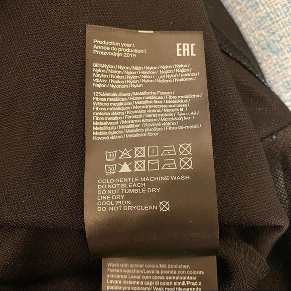 Vero Moda Sparkly Translucent V-Neck Tee Size Large - Picture 5 of 6